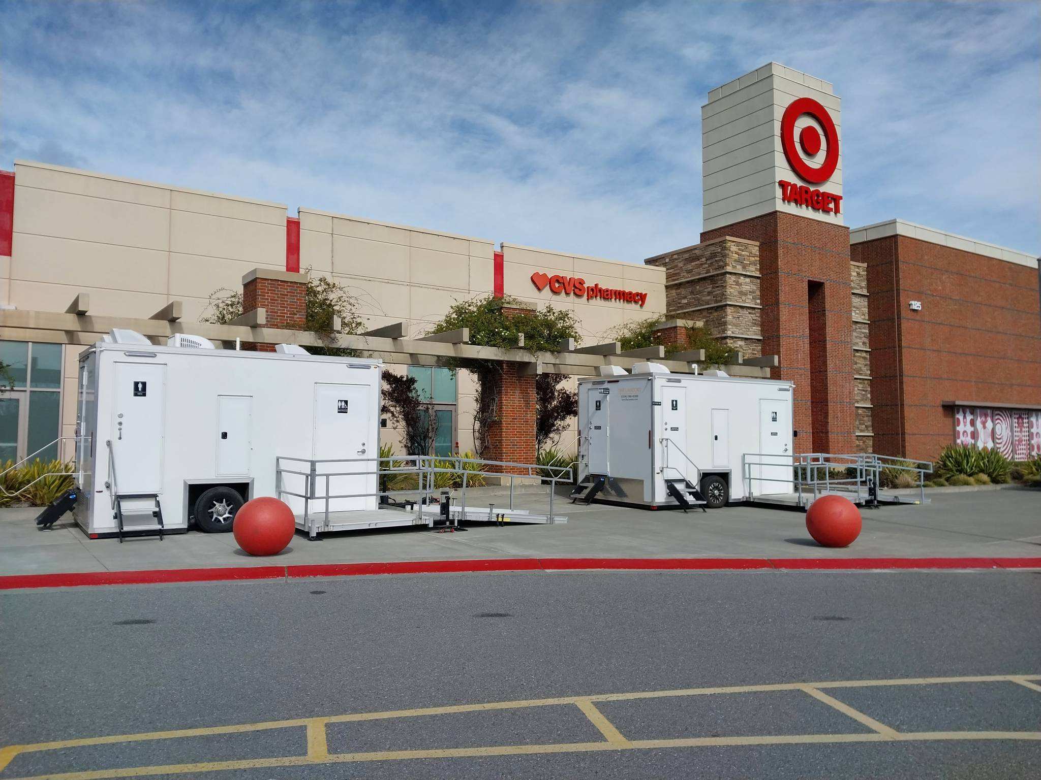 Luxury Restroom Rentals Los Angeles, Long Beach, Anaheim, Riverside, Irvine, Santa Ana, Santa Clarita, San Bernardino, Fontana, Moreno Valley, Huntington Beach, Glendale, Ontario, Rancho Cucamonga,